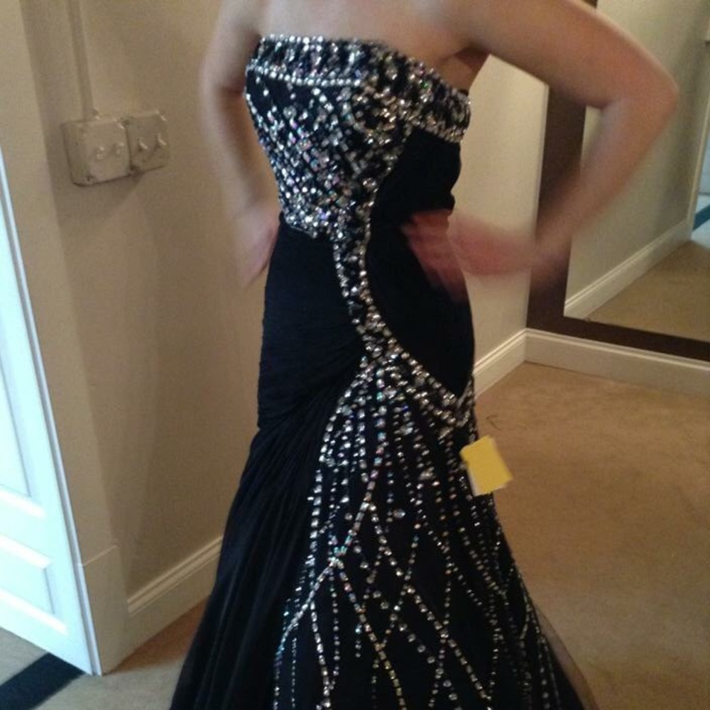 Prom - Picture 3 of 4